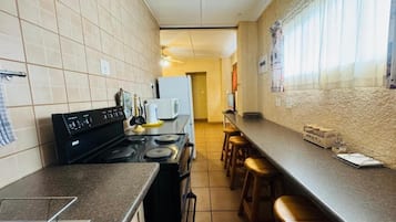 Room, 2 Bedrooms, Accessible, Smoking | Interior
