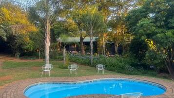 Room, 2 Bedrooms, Accessible, Smoking | Garden