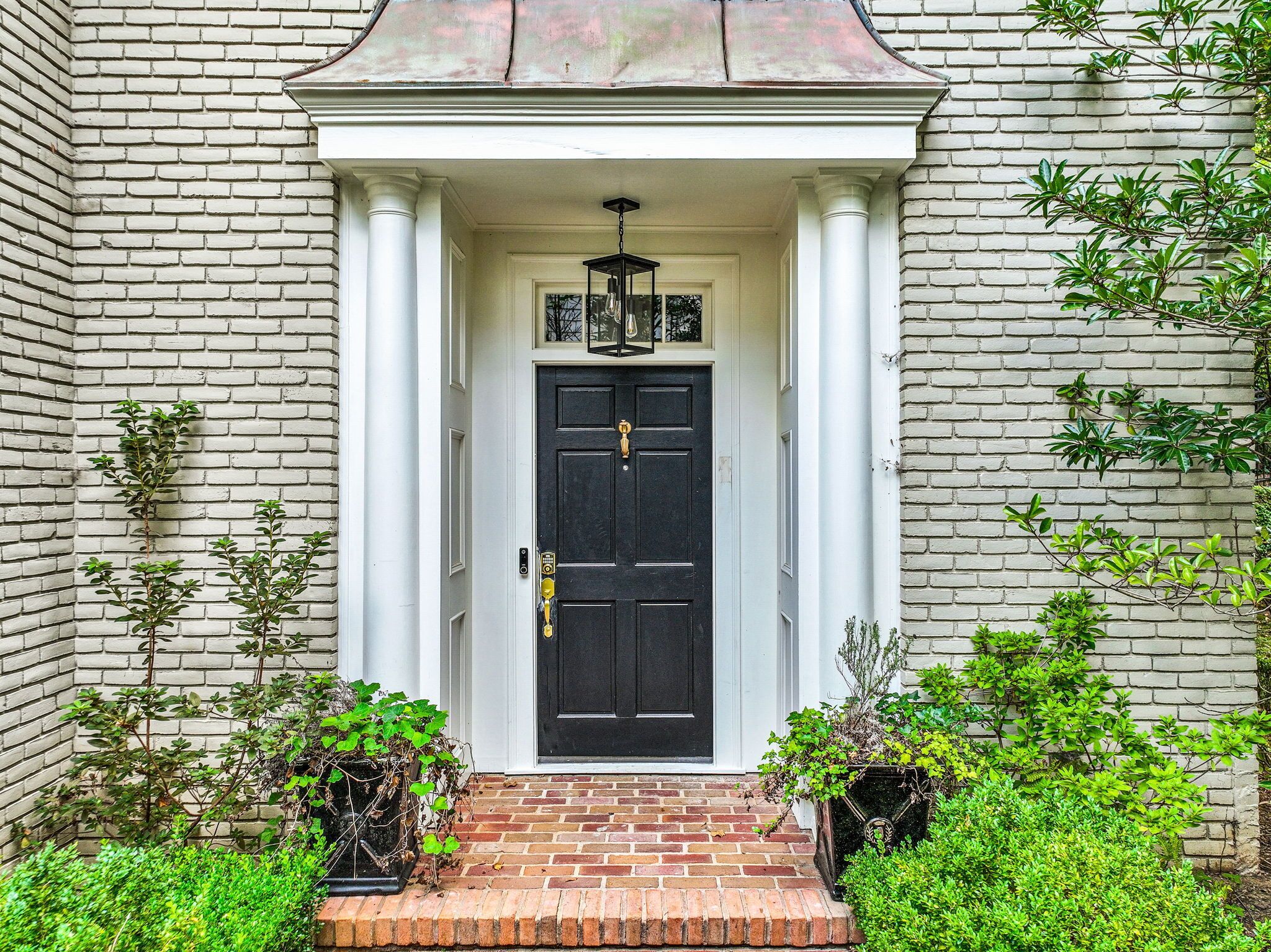 Tuxedo Park spacious 4-bedroom house with AC and WiFi in terrific Buckhead Atl