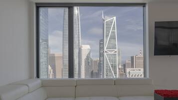 Smart TV, chimenea, estéreo y impresora