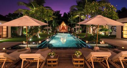 Peaceful haven in Seminyak: 7 bedrooms, 7 bathrooms, staff and 20m pool