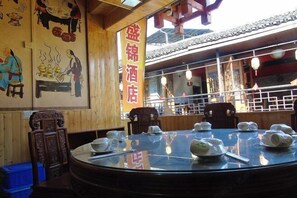 Dining - Shengjin Hotel (Yangshuo)