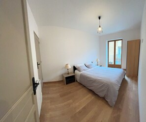 3 Schlafzimmer, Bügeleisen/Bügelbrett, Reisekinderbett, kostenloses WLAN
