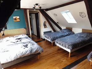 4 bedrooms, travel crib, free WiFi, bed sheets