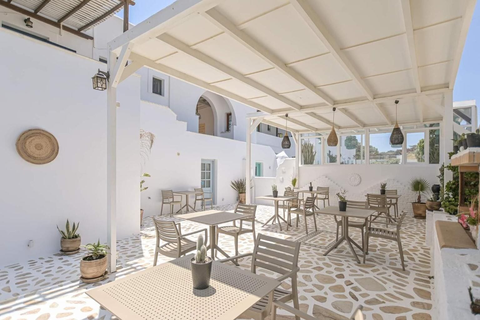 Free daily cooked-to-order breakfast