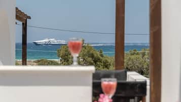 Kahden hengen comfort-huone, parveke, merinäköala | Terassi/patio