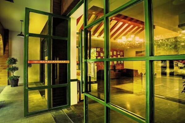 Exterior - Binjiang Yizhan Hotel (Meitan)