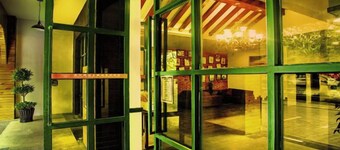 Binjiang Yizhan Hotel