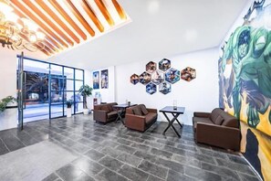 Lobby lounge