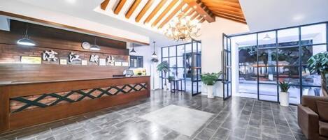 Lobby lounge