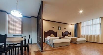 Binjiang Yizhan Hotel