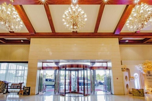Real Madrid Holiday Island Style Hotel (Haikou Qilou Old Street)