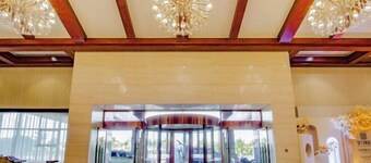 Real Madrid Holiday Island Style Hotel (Haikou Qilou Old Street)