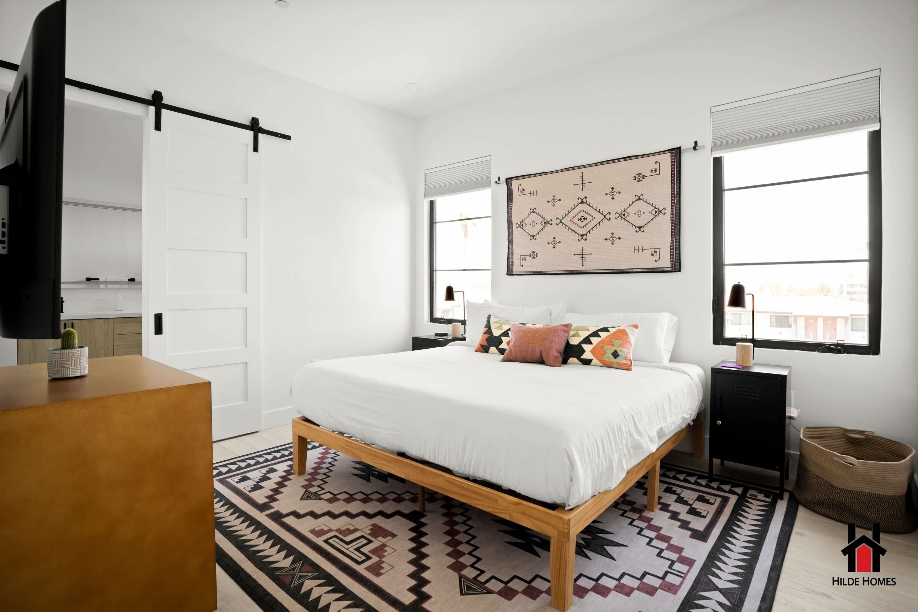 3 bedrooms, desk, iron/ironing board, travel cot