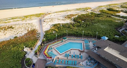 Oceanfront 3 bed 2 bath Condo, Pool, Pvt Bch Access