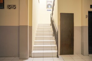 Lobby - Hotel O Seturan Near Hartono Mall Yogyakarta Formerly Maleo Kostel (Depok)