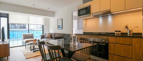 Micro-ondes, four, plaque de cuisson