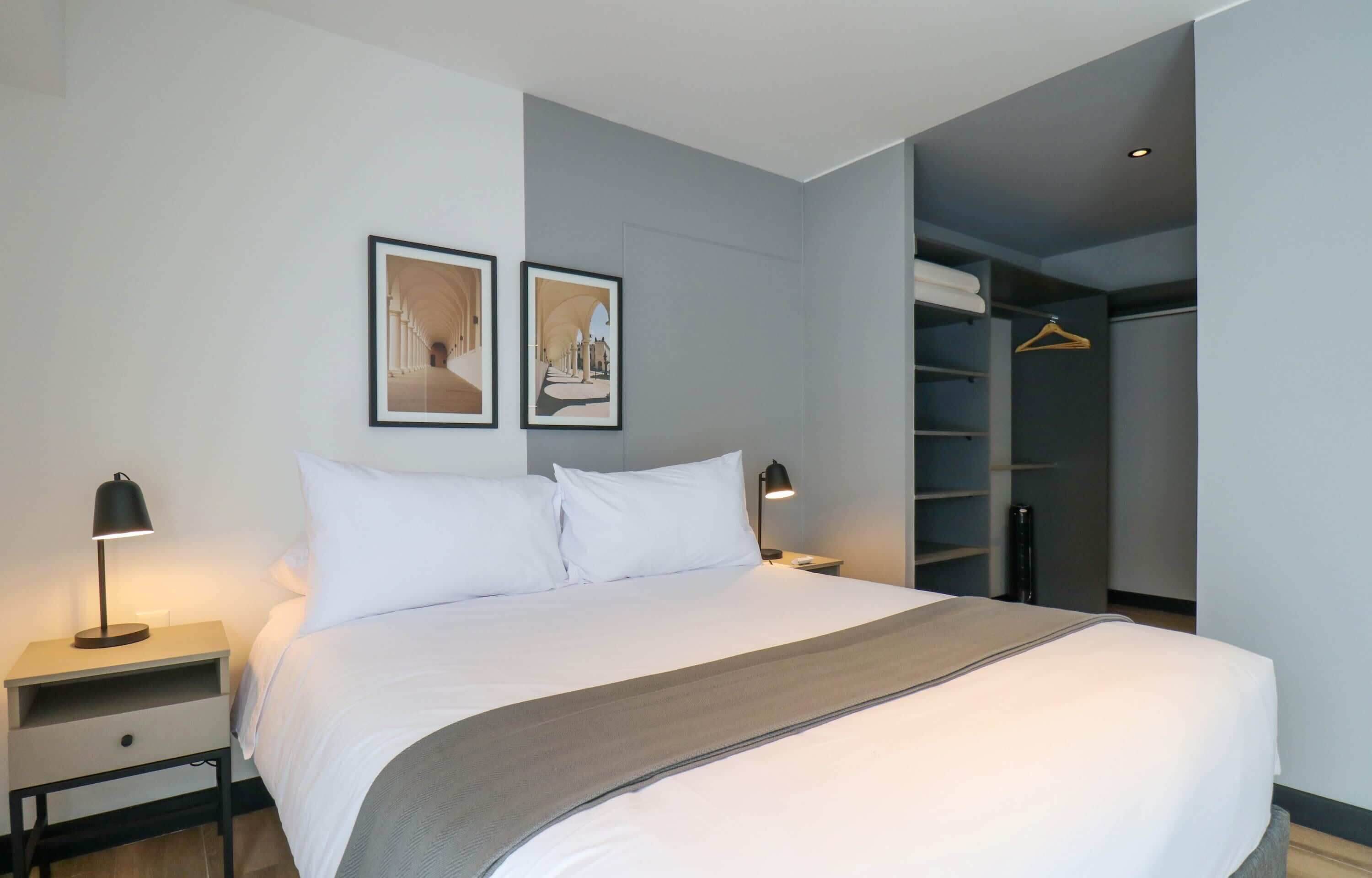 1 chambre, bureau, fer et planche à repasser, Wi-Fi