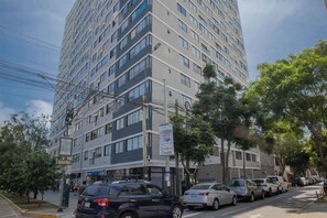 Exterior - w* | Divine 2BR with Majestic Deco in Barranco (Barranco)