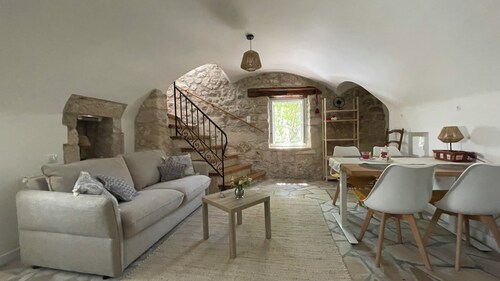 Quiet stone house in the heart of one of France's "most beautiful villages".