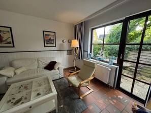 TV, books - Experience Frisian coziness in Haus Siril and the Kombüse apartment on Wangerooge (Wangerooge)