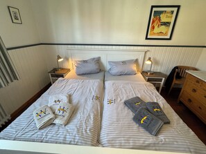 1 bedroom, iron/ironing board, free WiFi - Experience Frisian coziness in Haus Siril and the Kombüse apartment on Wangerooge (Wangerooge)
