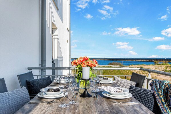 Outdoor dining - Hannas Ostseezeit - Balkon, Seitlicher Wasserblick, Barrierearm, Erdgeschoss (Olpenitz)