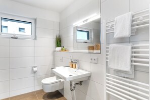 Douche, sèche-cheveux