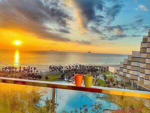 Deluxe Twin Room, Balcony | Premium bedding, pillowtop beds, desk, soundproofing - The Sea View Cam Ranh (Cam Ranh)