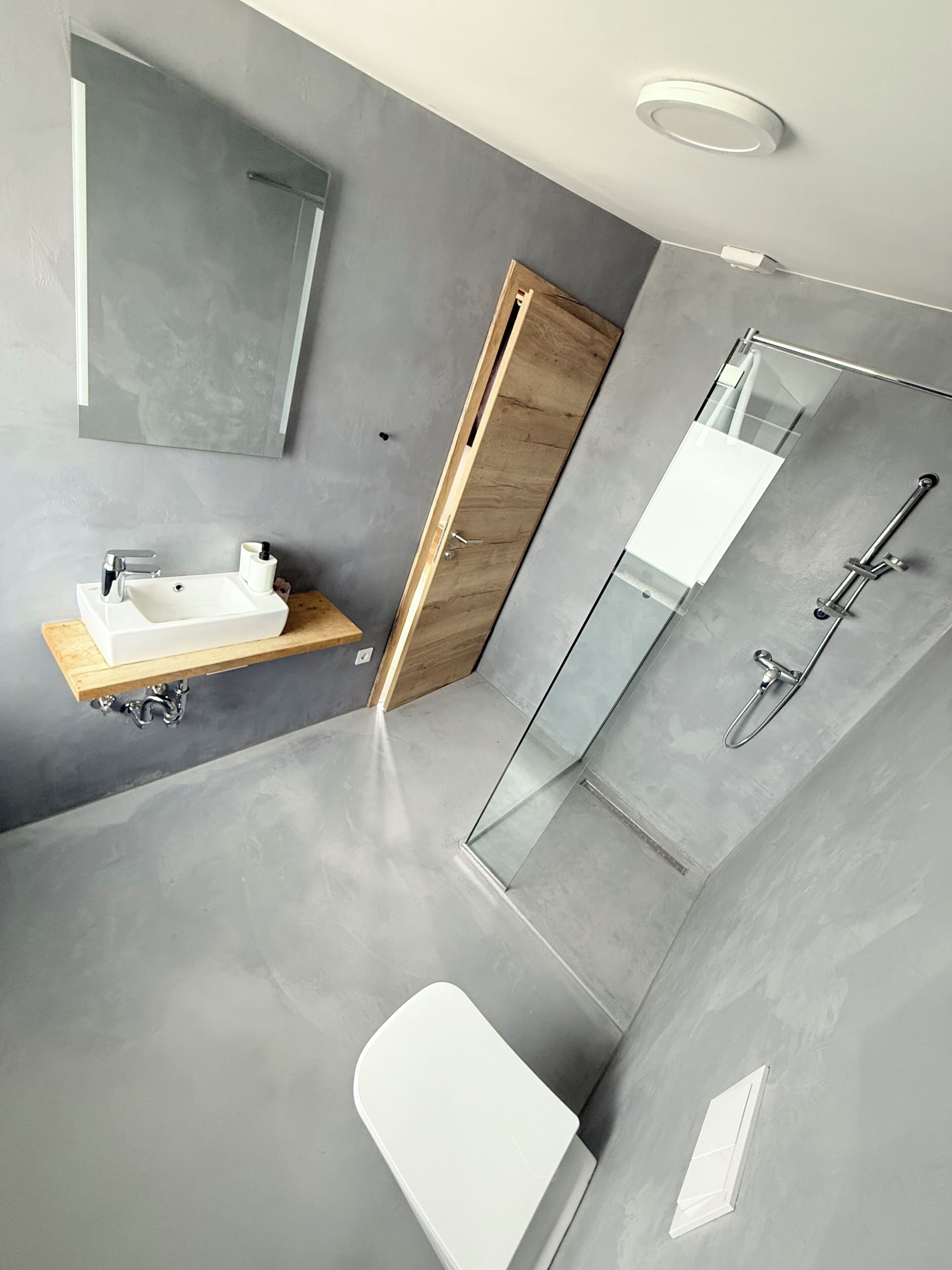 Deluxe Family Apartment | Bathroom