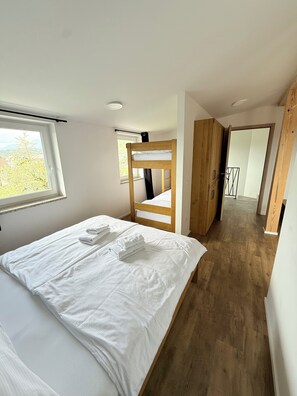 City Apartment | Free WiFi, bed sheets - PJagodic Hotel Cerklje (Cerklje na Gorenjskem)