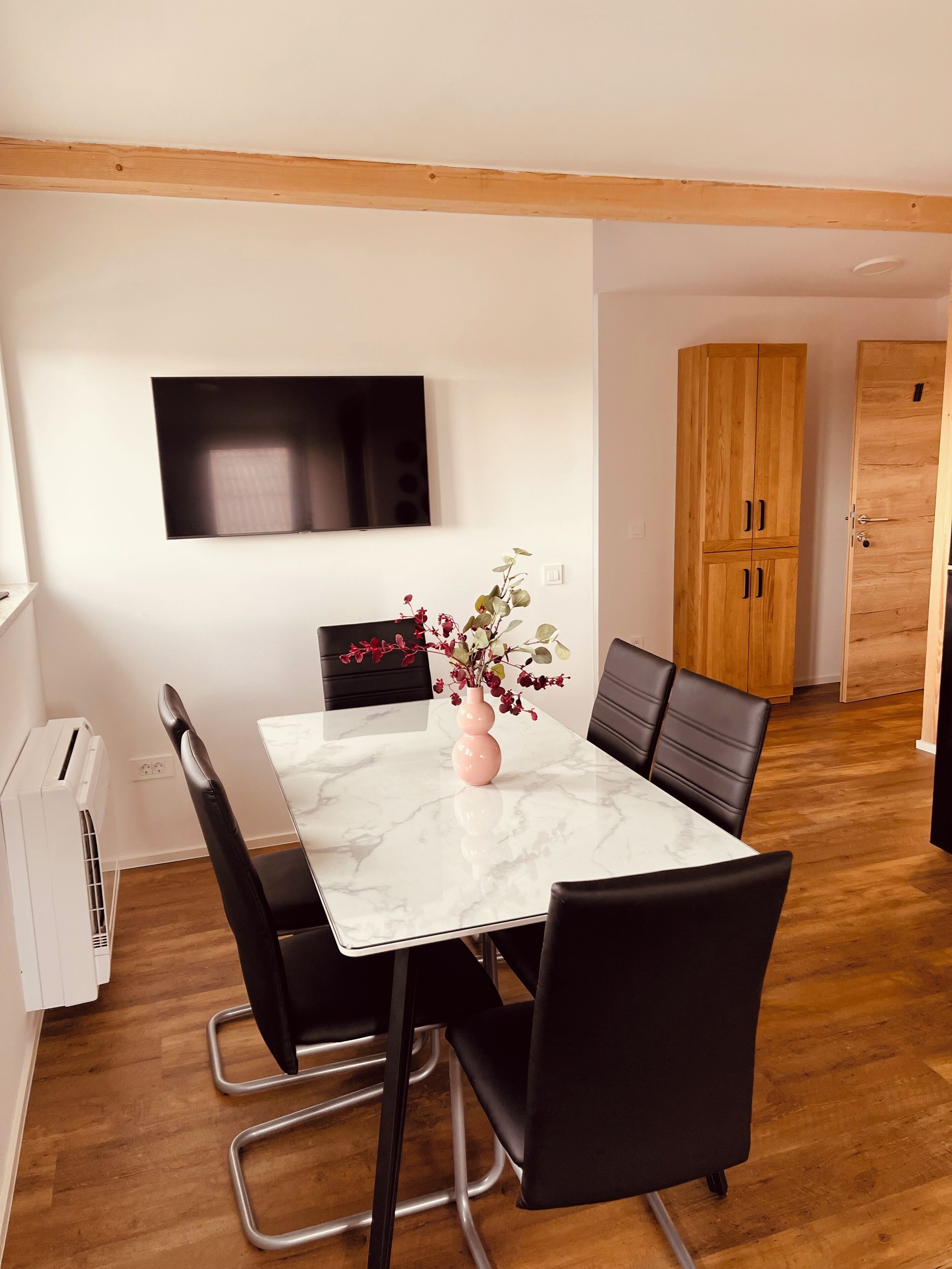 都會公寓 | 房內用餐