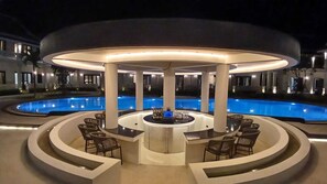 Bar tepi kolam renang