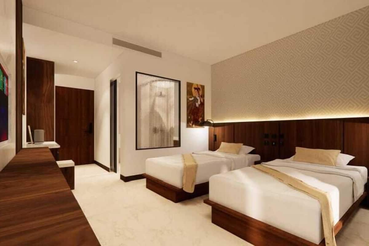 1 habitación, caja de seguridad en la habitación y escritorio