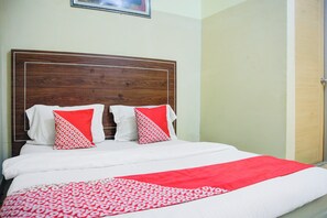 Habitación estándar doble | 1 dormitorio, escritorio, wifi gratis y ropa de cama