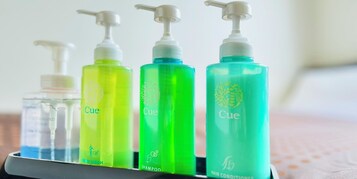 Espacio para trabajar con laptop y wifi gratis 