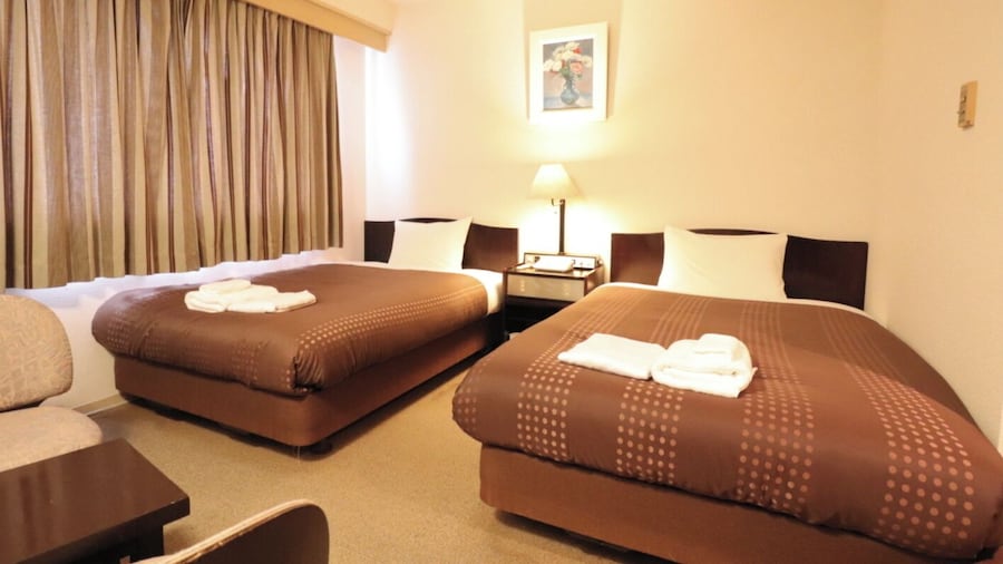 HOTEL FRONTIER YONAGO