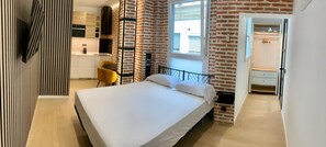 1 bedroom, iron/ironing board, WiFi, bed sheets - Interior Studio 4th floor (Málaga)