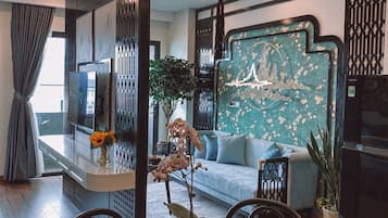 Family Room | Room amenity