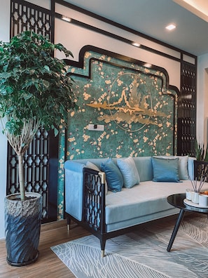 Family Room | Room amenity