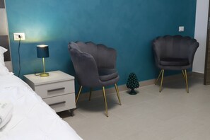 Emerella Luxury Honeymoon Suite 8 | Peralatan tempat tidur premium, gebar bulu kapas 