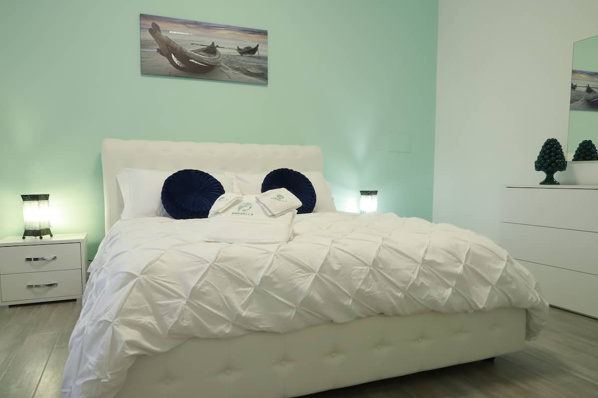 Emerella Luxury Family Suite Room 4 | 1 kamar tidur, seprai premium, dan selimut bulu angsa