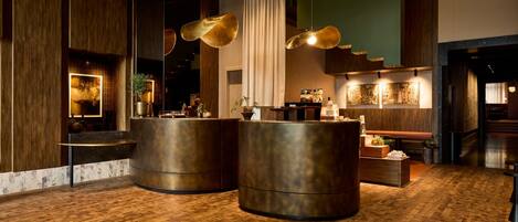 Check-in/check-out kiosk