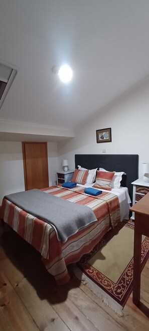 Standard Double Room, 1 Double Bed, Non Smoking, Housekeeping - Residencial Luso Brasileira (Matosinhos)