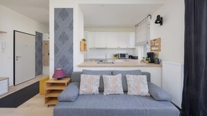 Living room - Warsaw Apartment With Garden by Renters (Warsaw)