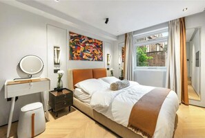 1 habitación, tabla de planchar con plancha, wifi gratis y ropa de cama 
