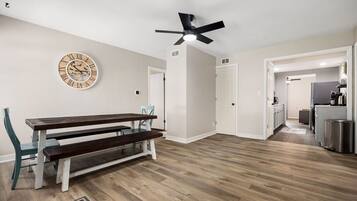 تناول الطعام