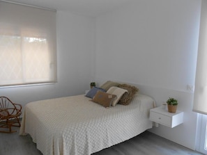 2 bedrooms, iron/ironing board, travel crib, free WiFi