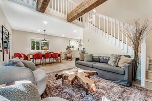 Smart TV, fireplace, offices