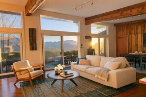 Smart TV, chimenea, videojuegos y reproductor de DVD 